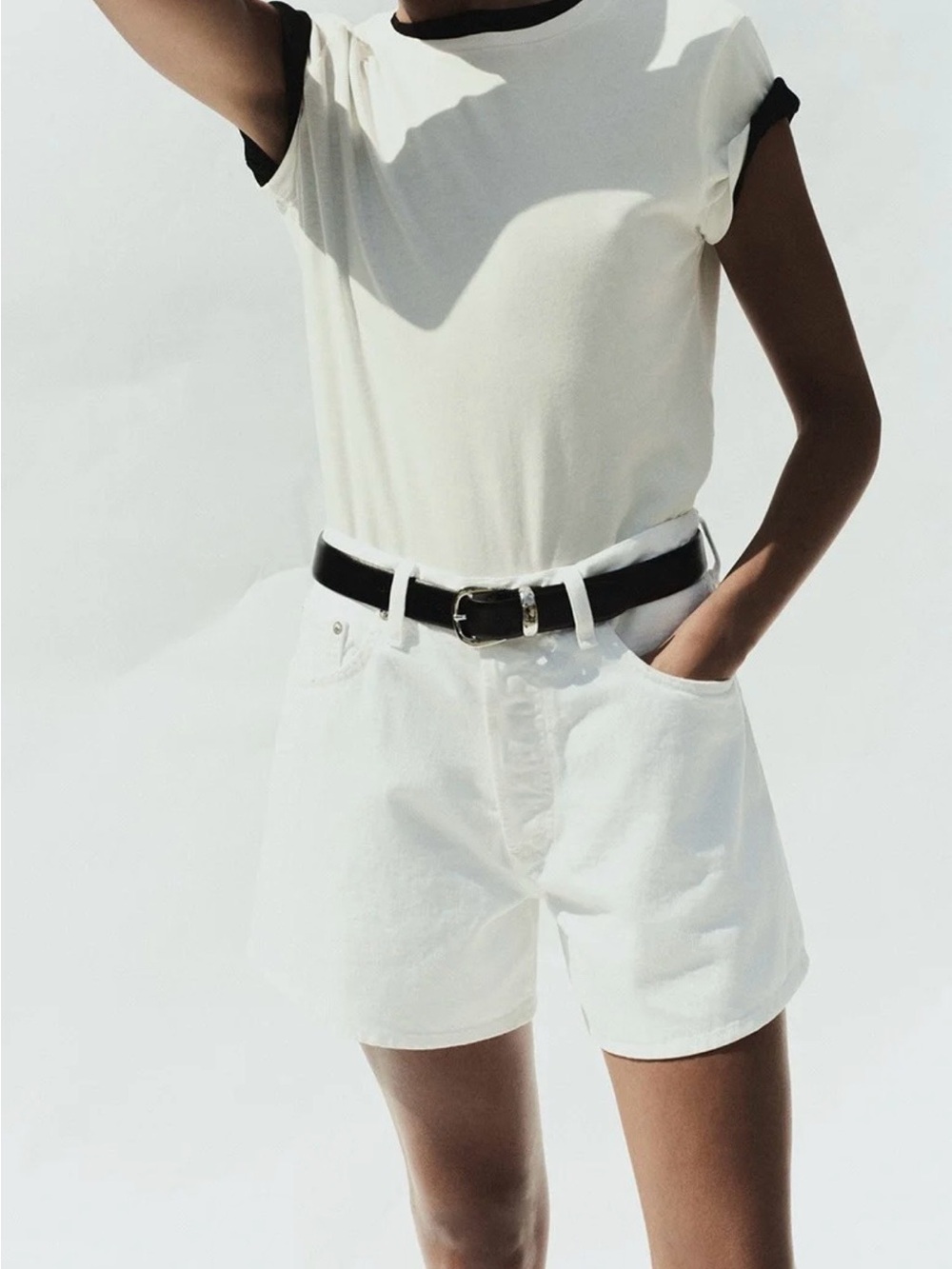 Agolde Leith Oversized Jean Shorts in Marshmellow